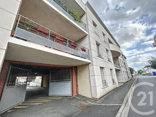 Parking &agrave; louer - 10 m2 - Montereau Fault Yonne - 77 - ILE-DE-FRANCE