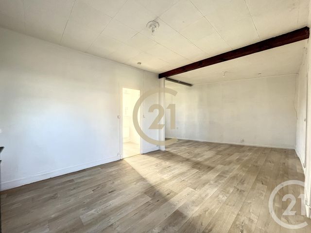 Maison &agrave; louer - 3 pi&egrave;ces - 75,20 m2 - Voulx - 77 - ILE-DE-FRANCE