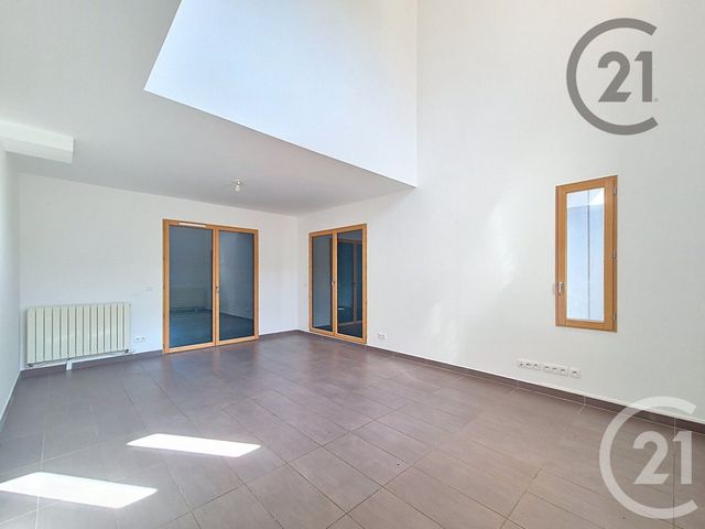 Maison &agrave; louer - 4 pi&egrave;ces - 114,96 m2 - Montereau Fault Yonne - 77 - ILE-DE-FRANCE