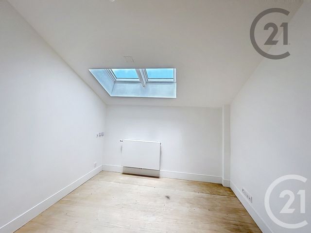 Appartement Duplex &agrave; louer - 2 pi&egrave;ces - 76,68 m2 - Montereau Fault Yonne - 77 - ILE-DE-FRANCE