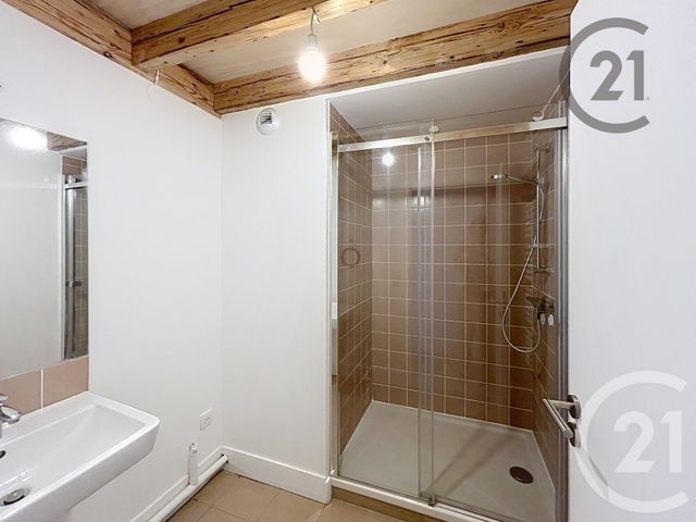 Appartement Duplex &agrave; louer - 2 pi&egrave;ces - 76,68 m2 - Montereau Fault Yonne - 77 - ILE-DE-FRANCE