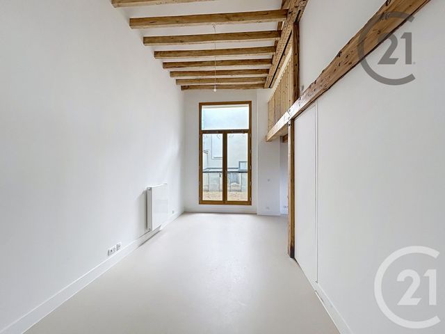 Appartement Duplex &agrave; louer - 2 pi&egrave;ces - 76,68 m2 - Montereau Fault Yonne - 77 - ILE-DE-FRANCE