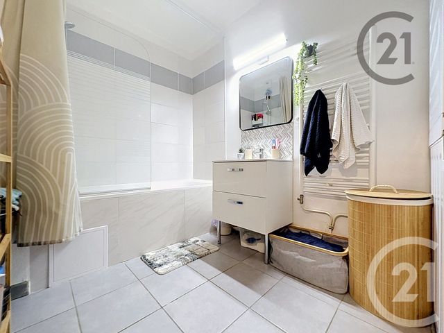 Appartement F3 &agrave; vendre - 3 pi&egrave;ces - 57 m2 - Montereau Fault Yonne - 77 - ILE-DE-FRANCE