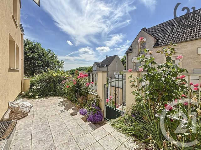 Maison &agrave; louer - 4 pi&egrave;ces - 91,78 m2 - Montereau Fault Yonne - 77 - ILE-DE-FRANCE