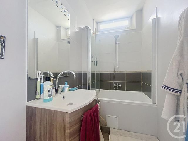Appartement F3 &agrave; vendre - 3 pi&egrave;ces - 56,76 m2 - Montereau Fault Yonne - 77 - ILE-DE-FRANCE