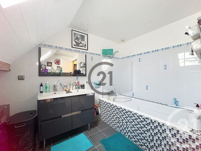 Maison &agrave; vendre - 4 pi&egrave;ces - 94,04 m2 - Montereau Fault Yonne - 77 - ILE-DE-FRANCE