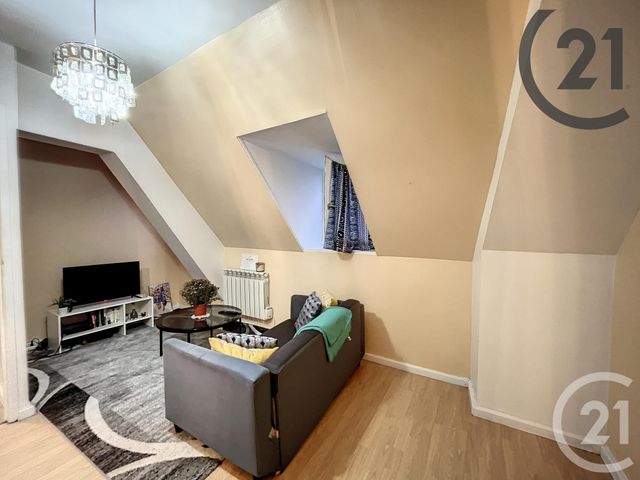 Appartement F2 &agrave; louer - 2 pi&egrave;ces - 32 m2 - Montereau Fault Yonne - 77 - ILE-DE-FRANCE