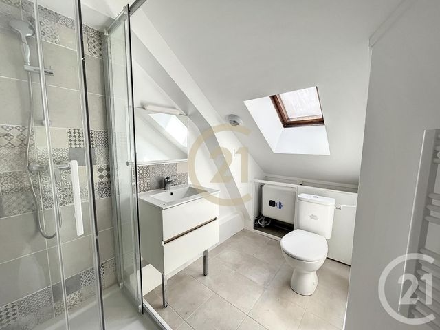 Appartement F1 &agrave; louer - 1 pi&egrave;ce - 18 m2 - Montereau Fault Yonne - 77 - ILE-DE-FRANCE