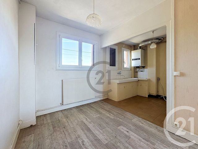 Appartement F3 &agrave; vendre - 3 pi&egrave;ces - 61,75 m2 - Montereau Fault Yonne - 77 - ILE-DE-FRANCE