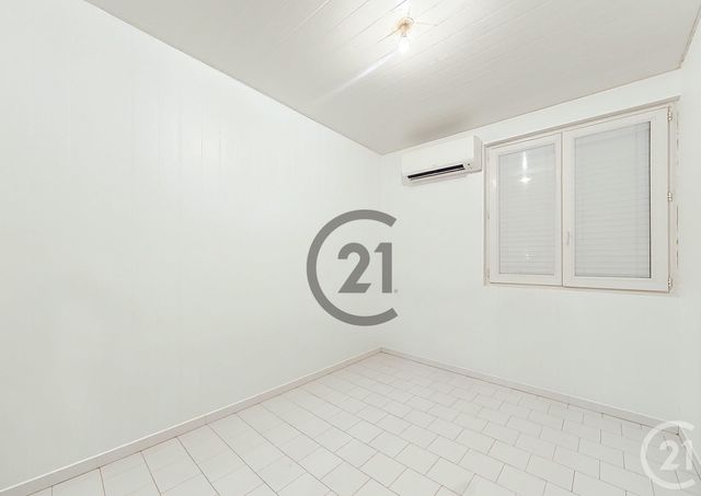 Appartement F2 &agrave; louer - 2 pi&egrave;ces - 30,96 m2 - Montereau Fault Yonne - 77 - ILE-DE-FRANCE