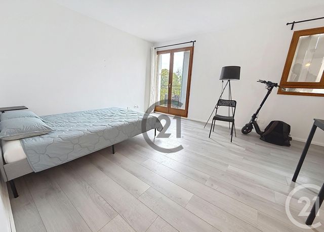 Appartement F1 &agrave; louer - 1 pi&egrave;ce - 26,98 m2 - Montereau Fault Yonne - 77 - ILE-DE-FRANCE