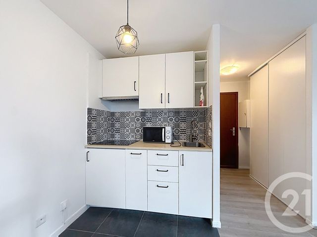 Appartement F1 &agrave; louer - 1 pi&egrave;ce - 26,98 m2 - Montereau Fault Yonne - 77 - ILE-DE-FRANCE