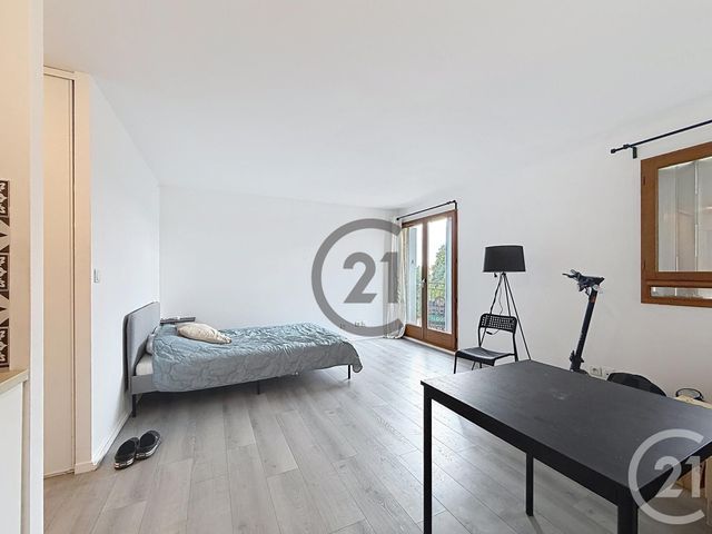 Appartement F1 &agrave; louer - 1 pi&egrave;ce - 26,98 m2 - Montereau Fault Yonne - 77 - ILE-DE-FRANCE
