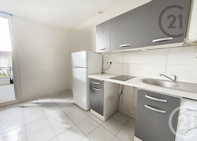 Appartement F1 à louer MONTEREAU FAULT YONNE
