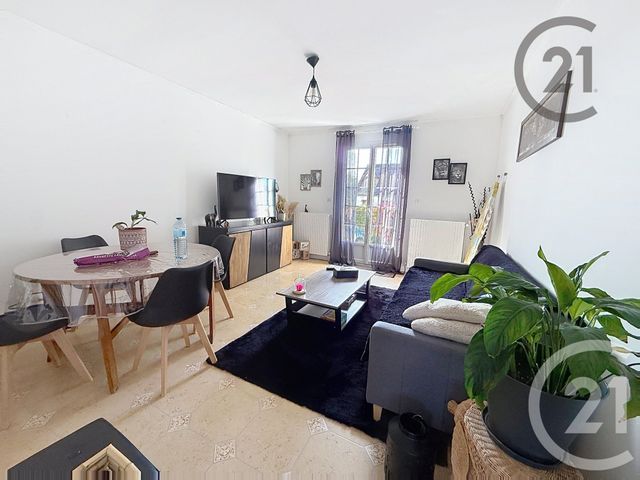 Maison &agrave; louer - 3 pi&egrave;ces - 80 m2 - Cannes Ecluse - 77 - ILE-DE-FRANCE