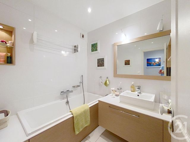 Afficher la photo en grand Appartement F3 à vendre - 3 pièces - 86,21 m2 - Nancy - 54 - LORRAINE