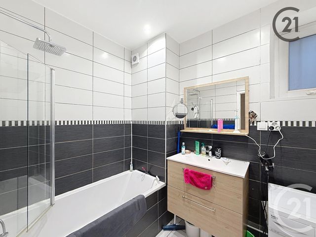 Appartement F3 &agrave; louer - 3 pi&egrave;ces - 65,62 m2 - Nancy - 54 - LORRAINE