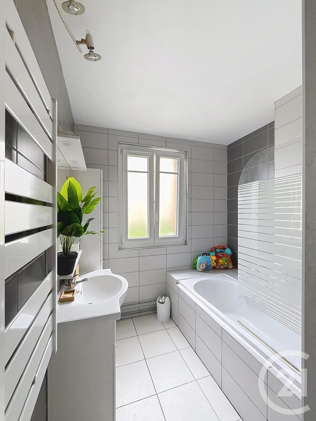 Afficher la photo en grand Appartement à vendre - 4 pièces - 62 m2 - Dijon - 21 - BOURGOGNE