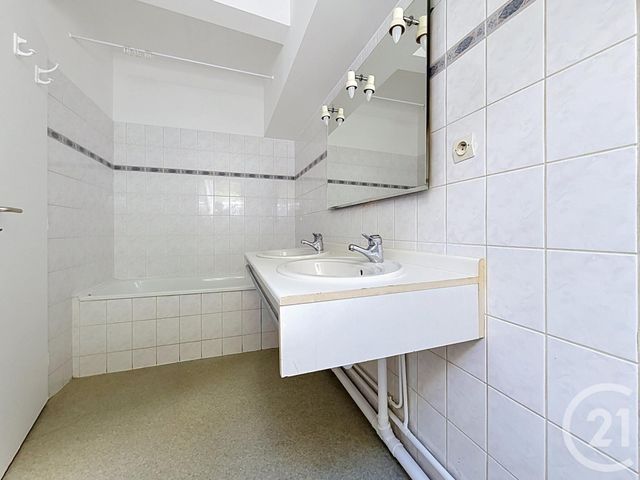 Appartement T2 &agrave; louer - 3 pi&egrave;ces - 80,90 m2 - Plombieres Les Dijon - 21 - BOURGOGNE
