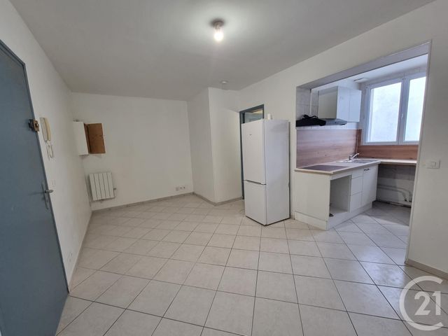 Appartement F2 à louer - 2 pièces - 32,88 m2 - Brie Comte Robert - 77 - ILE-DE-FRANCE