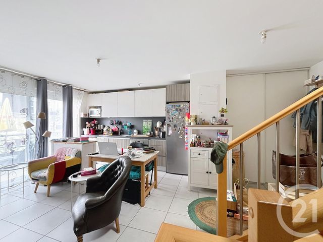 Appartement Triplex à vendre - 4 pièces - 68,91 m2 - Brie Comte Robert - 77 - ILE-DE-FRANCE
