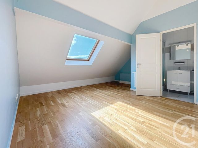 Appartement Triplex à vendre - 4 pièces - 68,91 m2 - Brie Comte Robert - 77 - ILE-DE-FRANCE