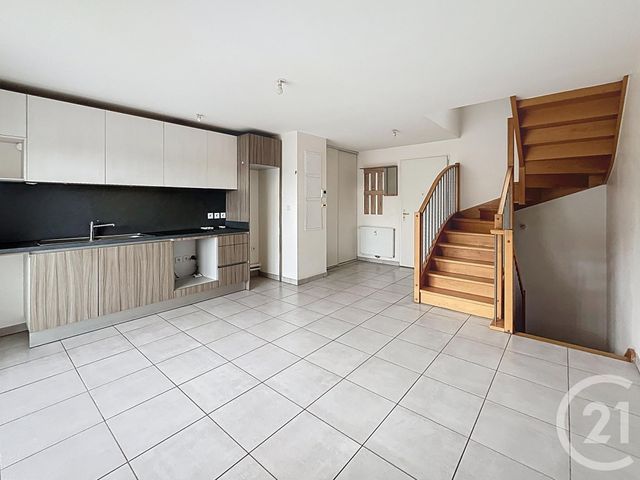 Appartement Triplex à vendre - 4 pièces - 68,91 m2 - Brie Comte Robert - 77 - ILE-DE-FRANCE