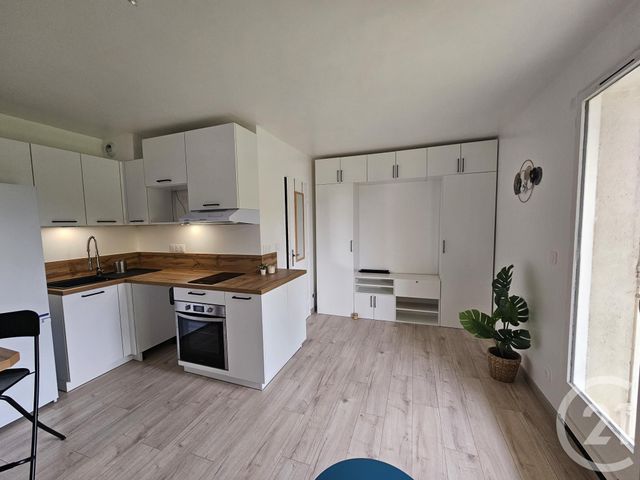 Appartement Studio à louer - 1 pièce - 24,40 m2 - Brie Comte Robert - 77 - ILE-DE-FRANCE