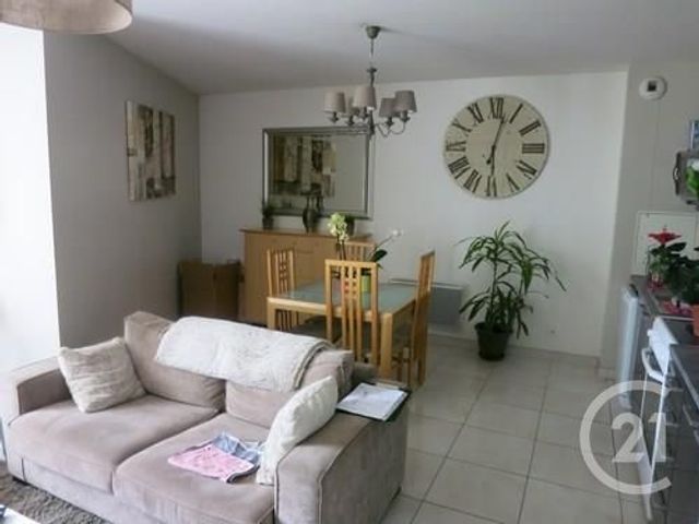 Appartement F3 à louer - 3 pièces - 58,60 m2 - Brie Comte Robert - 77 - ILE-DE-FRANCE