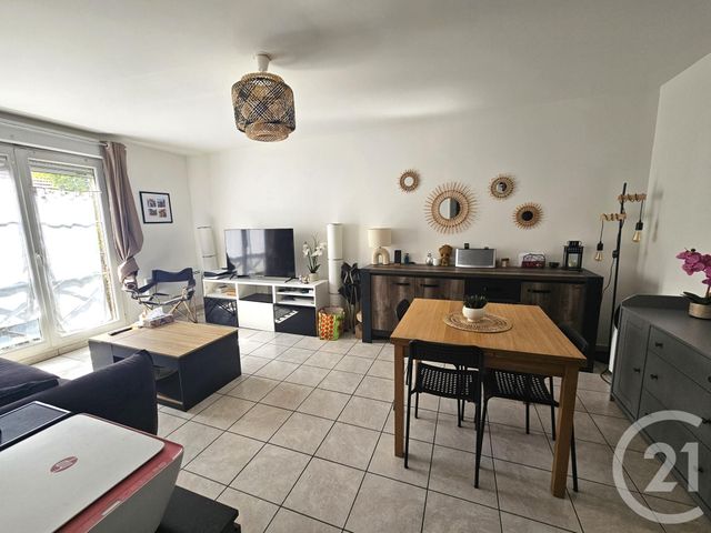 Appartement F2 à louer - 2 pièces - 49,10 m2 - Brie Comte Robert - 77 - ILE-DE-FRANCE