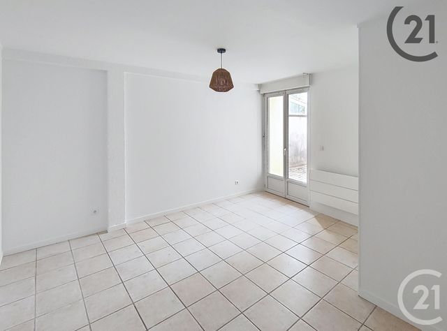 Appartement à vendre - 3 pièces - 43 m2 - Chevry Cossigny - 77 - ILE-DE-FRANCE