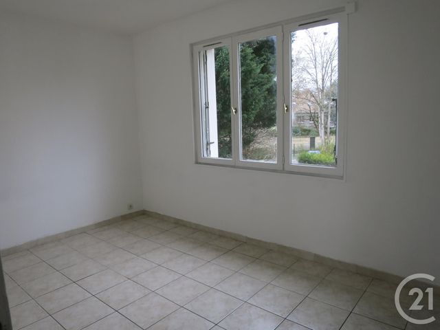 Appartement F2 à louer - 2 pièces - 41,61 m2 - Brie Comte Robert - 77 - ILE-DE-FRANCE
