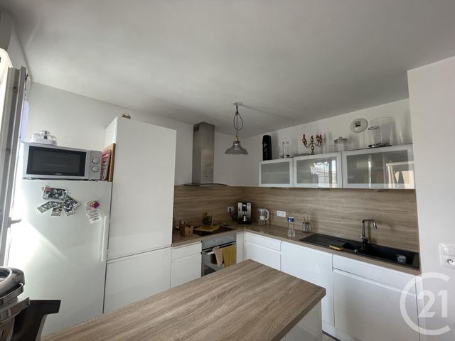 Appartement F4 à louer - 4 pièces - 79,96 m2 - Brie Comte Robert - 77 - ILE-DE-FRANCE