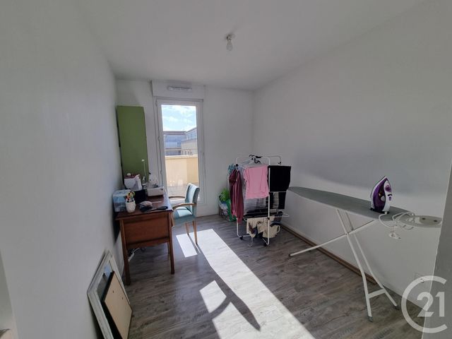 Appartement F4 à louer - 4 pièces - 79,96 m2 - Brie Comte Robert - 77 - ILE-DE-FRANCE