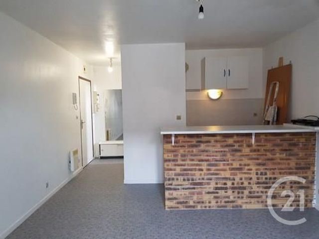 Appartement Studio à louer - 1 pièce - 24,72 m2 - Brie Comte Robert - 77 - ILE-DE-FRANCE
