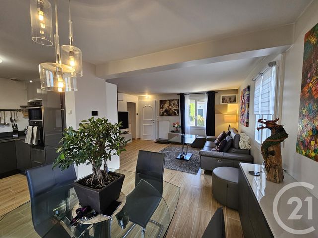 Maison &agrave; louer - 4 pi&egrave;ces - 74,61 m2 - Lesigny - 77 - ILE-DE-FRANCE