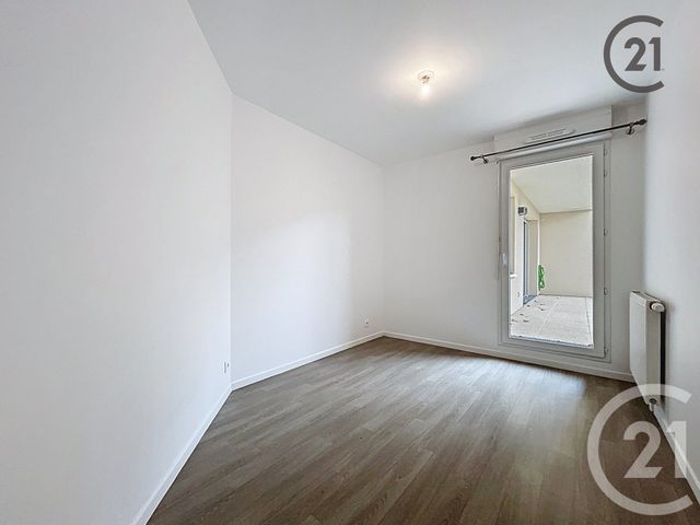 Afficher la photo en grand Appartement F3 à vendre - 3 pièces - 66,10 m2 - Brie Comte Robert - 77 - ILE-DE-FRANCE