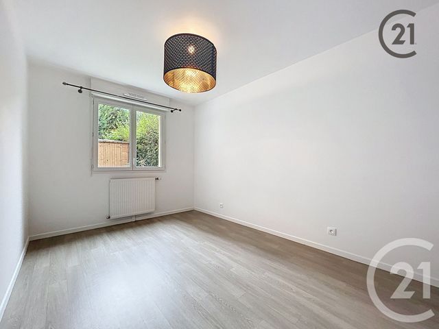 Afficher la photo en grand Appartement F3 à vendre - 3 pièces - 66,10 m2 - Brie Comte Robert - 77 - ILE-DE-FRANCE