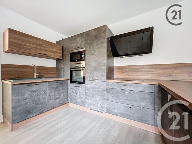 Afficher la photo en grand Appartement F3 à vendre - 3 pièces - 66,10 m2 - Brie Comte Robert - 77 - ILE-DE-FRANCE