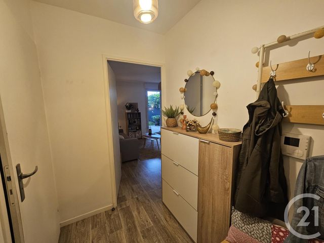 Appartement F2 à louer - 2 pièces - 42,96 m2 - Brie Comte Robert - 77 - ILE-DE-FRANCE