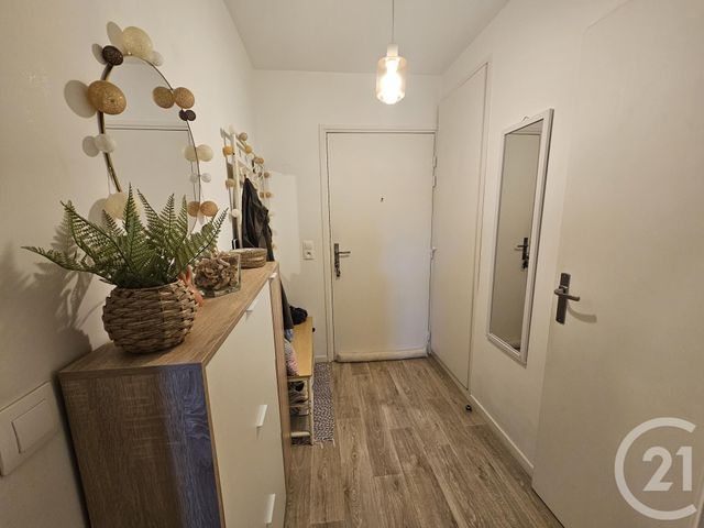 Appartement F2 à louer - 2 pièces - 42,96 m2 - Brie Comte Robert - 77 - ILE-DE-FRANCE