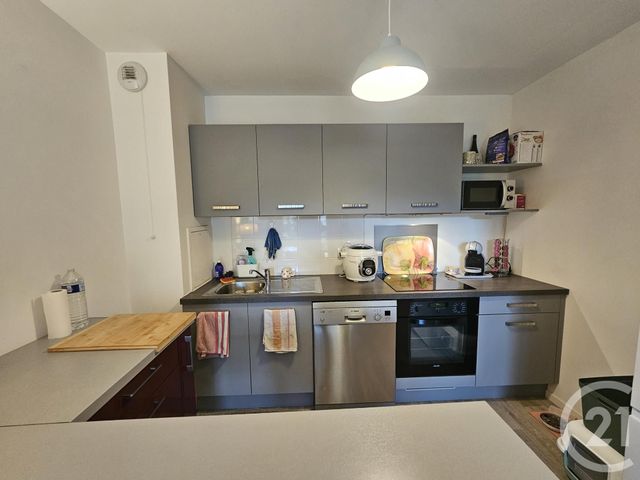 Appartement F2 à louer - 2 pièces - 42,96 m2 - Brie Comte Robert - 77 - ILE-DE-FRANCE