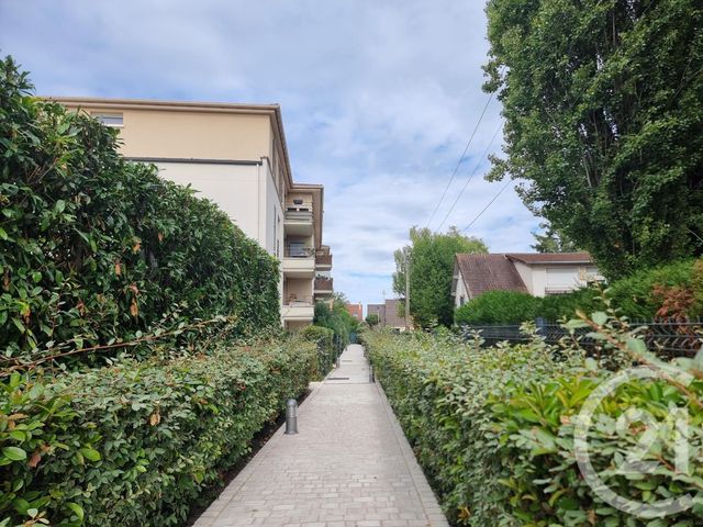 Appartement F3 à louer - 3 pièces - 63,25 m2 - Brie Comte Robert - 77 - ILE-DE-FRANCE