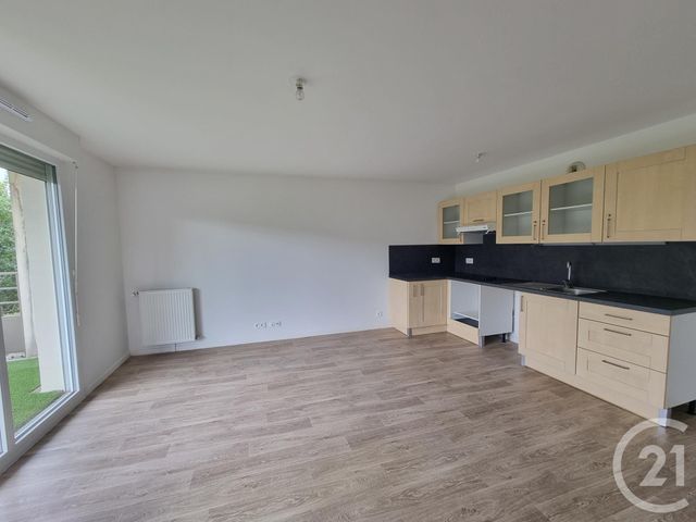 Appartement F3 à louer - 3 pièces - 63,25 m2 - Brie Comte Robert - 77 - ILE-DE-FRANCE