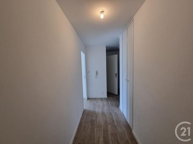 Appartement F3 à louer - 3 pièces - 63,25 m2 - Brie Comte Robert - 77 - ILE-DE-FRANCE