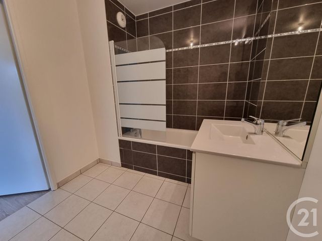 Appartement F3 à louer - 3 pièces - 63,25 m2 - Brie Comte Robert - 77 - ILE-DE-FRANCE