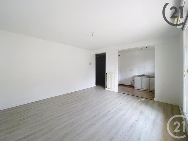 Appartement F3 à louer - 3 pièces - 57,69 m2 - Brie Comte Robert - 77 - ILE-DE-FRANCE