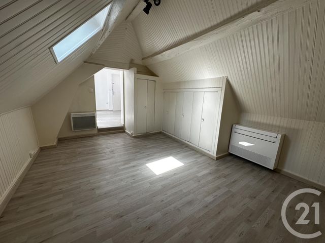 Appartement F1 à louer - 1 pièce - 21,89 m2 - Brie Comte Robert - 77 - ILE-DE-FRANCE