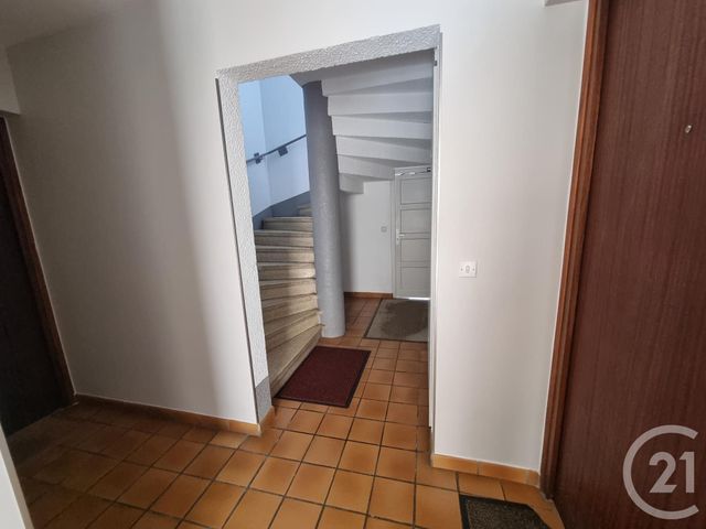 Appartement F2 &agrave; louer - 2 pi&egrave;ces - 40,26 m2 - Brie Comte Robert - 77 - ILE-DE-FRANCE
