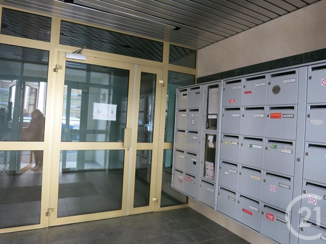 Appartement F1 &agrave; louer - 1 pi&egrave;ce - 28,10 m2 - Brie Comte Robert - 77 - ILE-DE-FRANCE